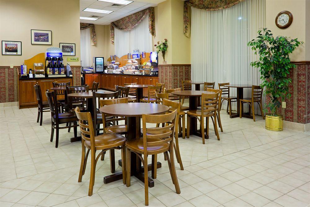 Best Western Plus Wilkes Barre-Scranton Airport Hotel Pittston Ngoại thất bức ảnh