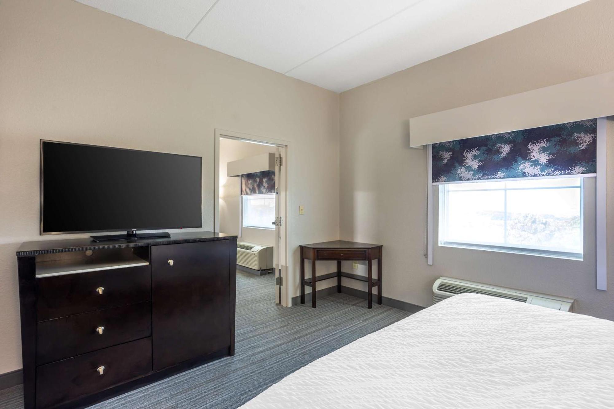 Best Western Plus Wilkes Barre-Scranton Airport Hotel Pittston Ngoại thất bức ảnh