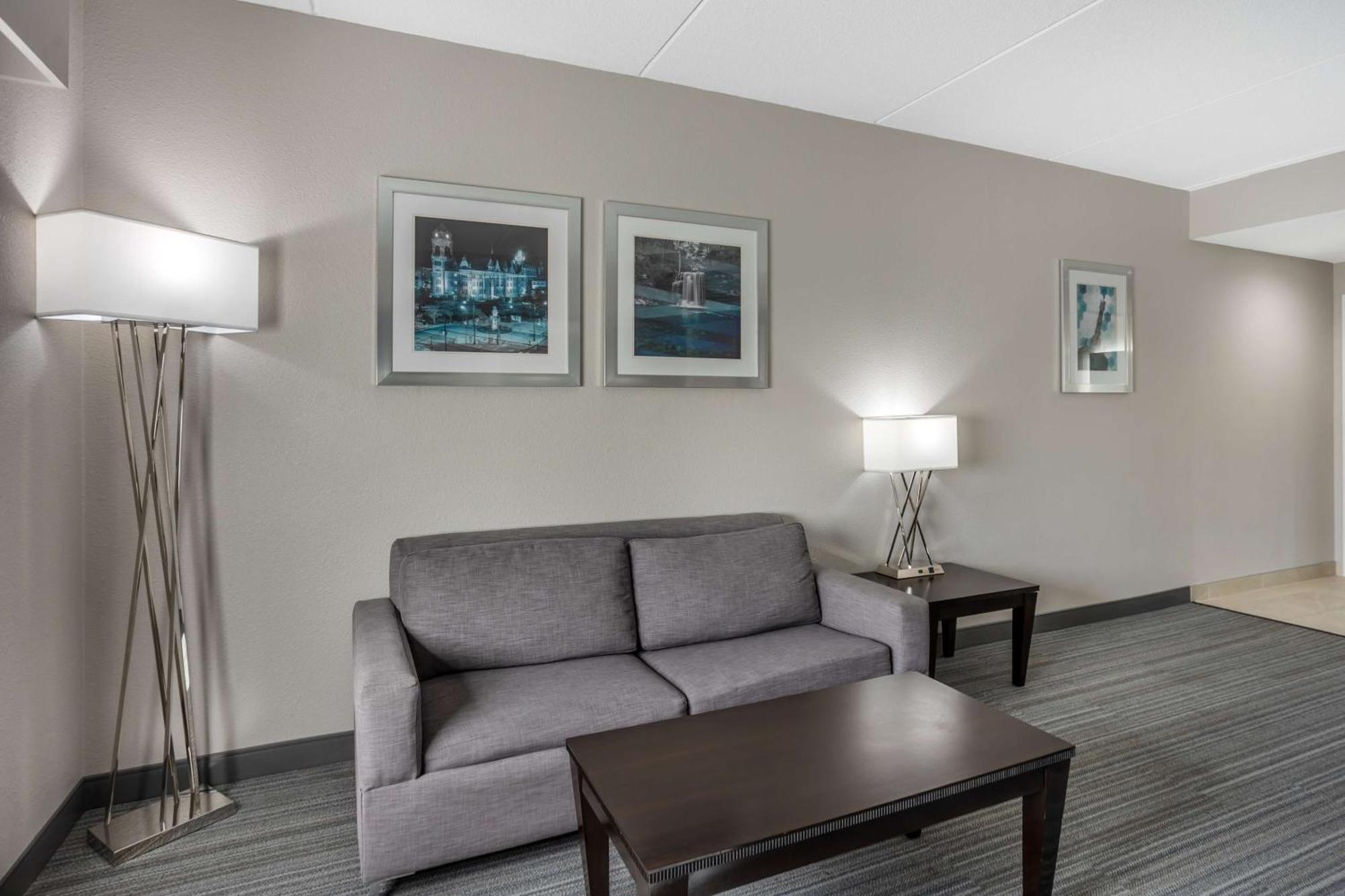 Best Western Plus Wilkes Barre-Scranton Airport Hotel Pittston Ngoại thất bức ảnh